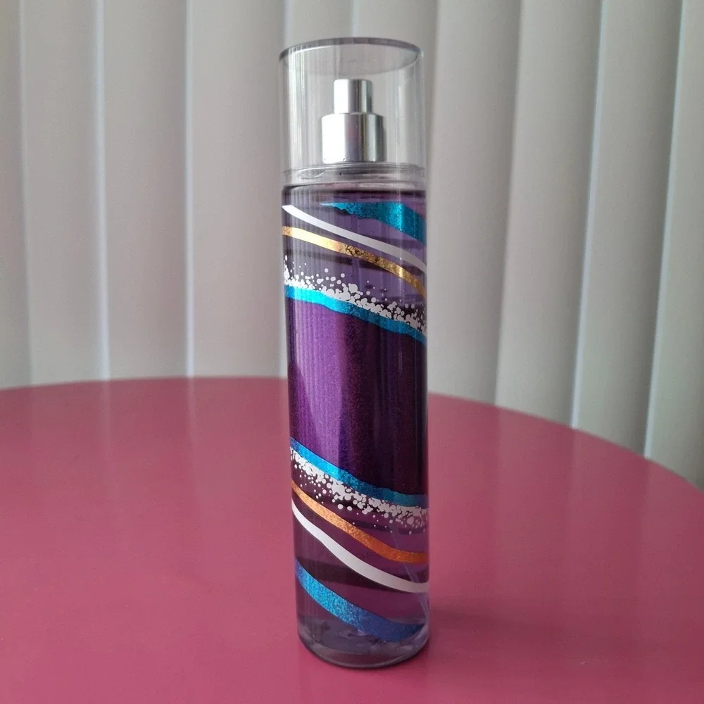 Bath & Body Works MERRY BERRY CHRISTMAS Fine Fragrance Mist 8 oz